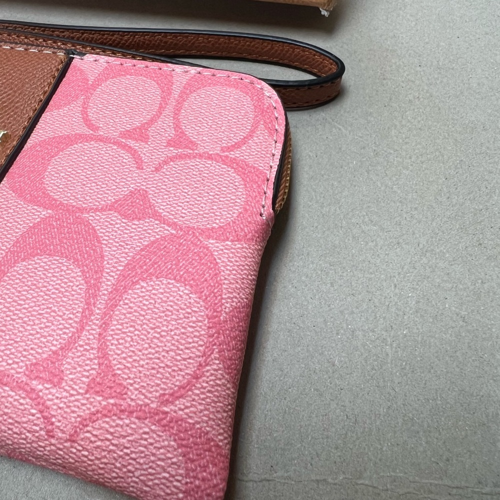 Coach Corner Zip Wristlet in Signature Canvas with Stripe (box included) - Picture 2 of 11